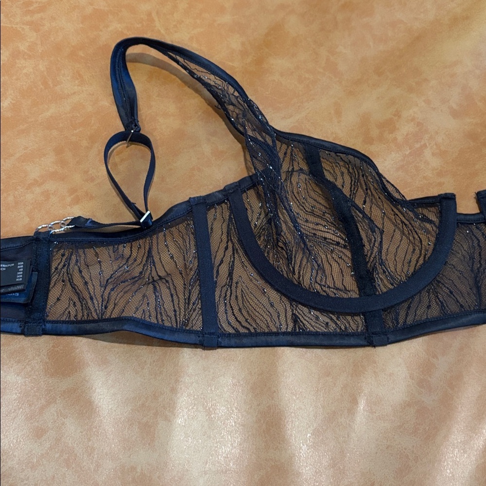 Women’s Secret Elegant Black Lace Bra - Size 36B - Picture 3 of 5